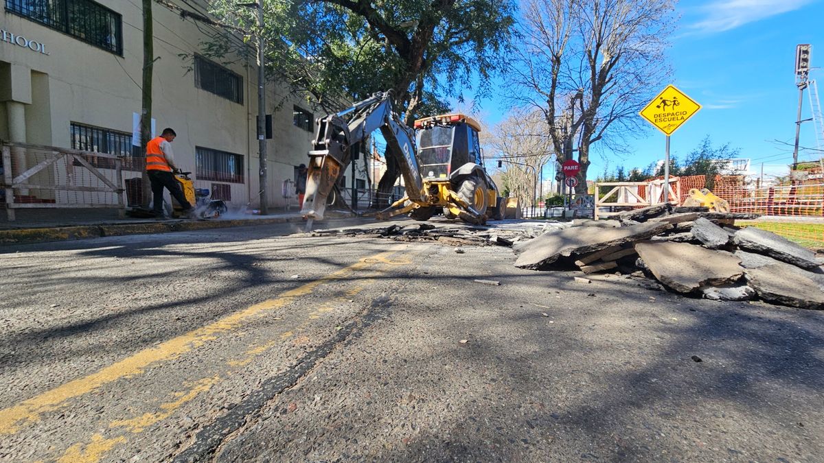 The municipality carries out repair works on public roads