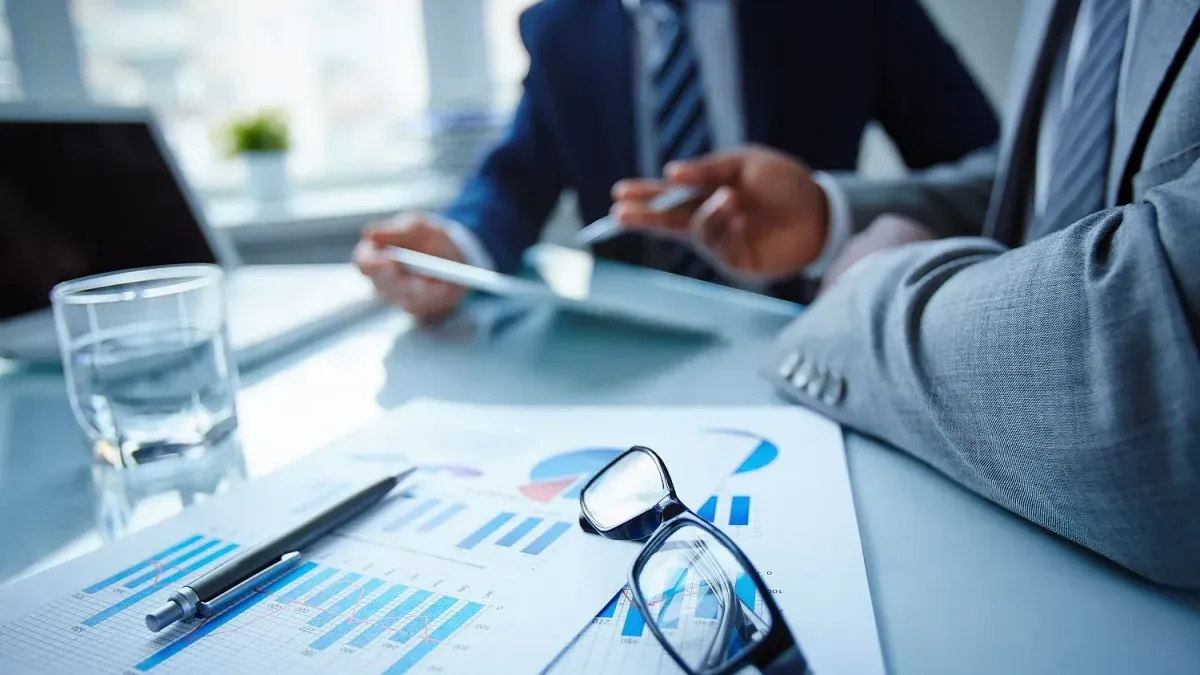 create a Commission of experts to modify the General Companies Law