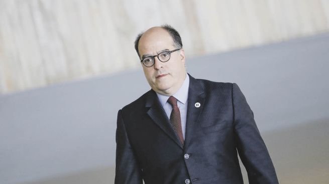 DISIDENCIA. Julio Borges, hasta ahora “canciller” del autoproclamado gobierno interino de Venezuela, se alejó de Juan Guaidó con una crítica definitiva.