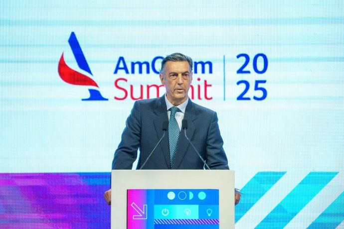 Facundo Gómez Minujín abrió la edición 2025 del AmCham forum.