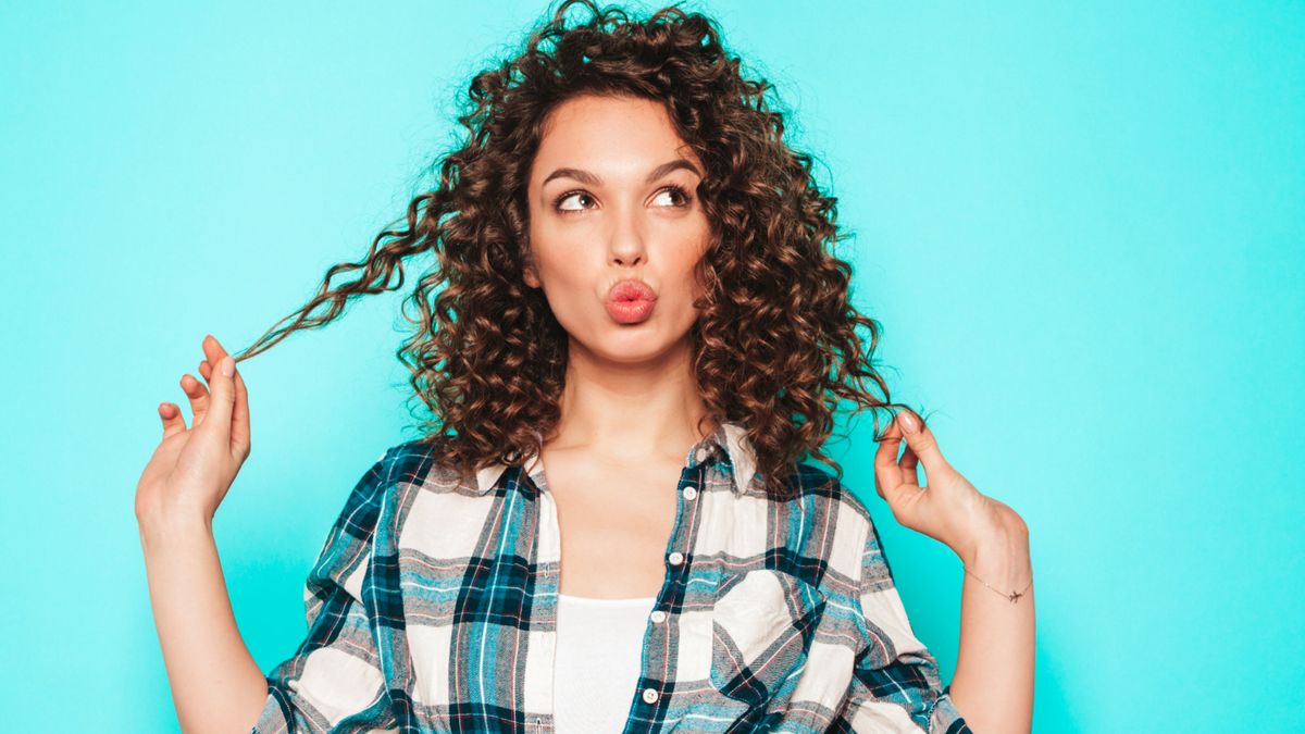 How to keep oily hair clean for longer