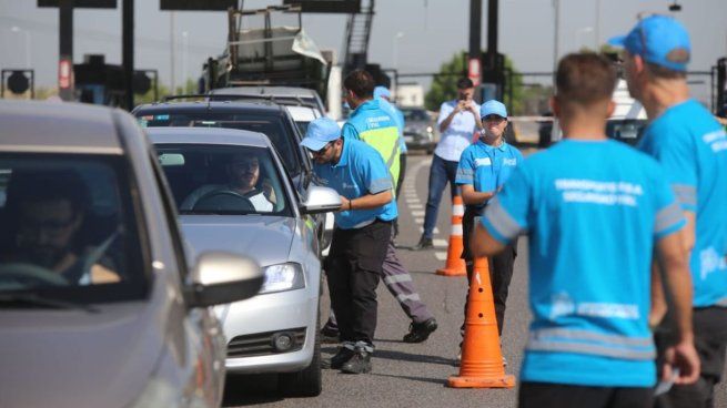 El nivel de transición luminosa no puede ser superior al 25 por ciento en los parabrisas y al 30 por ciento en el resto de los cristales.