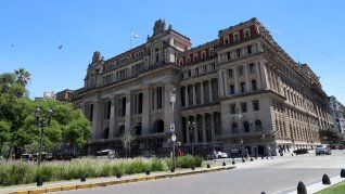 La Corte ya había revocado los sobreseimientos de 2015 al hacer lugar a un recurso de la Procuración General, al considerar que la resolución no abarcaba el delito de lavado de activos. La Corte ya había revocado los sobreseimientos de 2015 al hacer lugar a un recurso de la Procuración General, al considerar que la resolución no abarcaba el delito de lavado de activos.