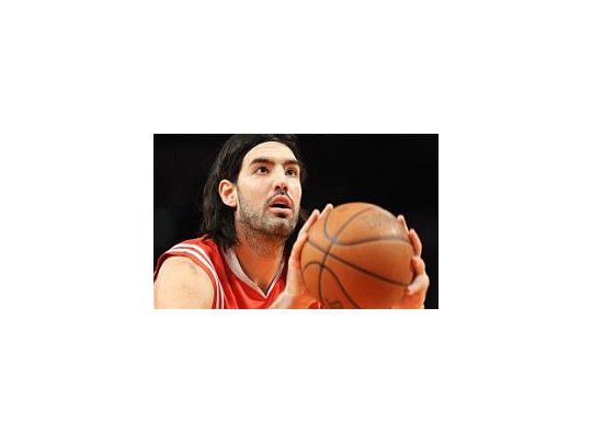 Luis Scola.