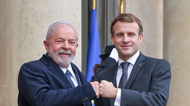 El expresidente brasileño Lula da Silva y el mandatario de Francia, Emmanuel Macron.