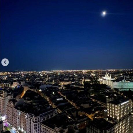 La casa de Nicki Nicole tiene una impactante vista. La casa de Nicki Nicole tiene una impactante vista.