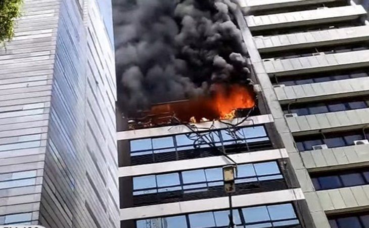 Investigan la causa de muerte de la mujer fallecida al lado de la Secretaría de Trabajo.