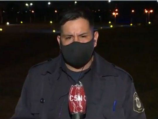 Alderete se presentó ante el conflicto desatado por los reclamos de mejoras salariales y condiciones de la policía bonaerense como&nbsp;“apolítico”, pero en los últimos días&nbsp;criticó abiertamente la prisión domiciliaria otorgada a Lázaro Báez, además de mostrarse como opositor a los Gobiernos nacional y provincial.