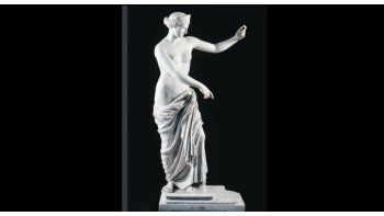 ámbito.com | Venus de capua. Le atribuyen haber inspirado la famosa Venus de Milo, sin embargo, las diferencias son notorias y contrastantes.