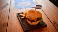 mundial sub 20: furor por las hamburguesas messirve y los sorrentinos albicelestes