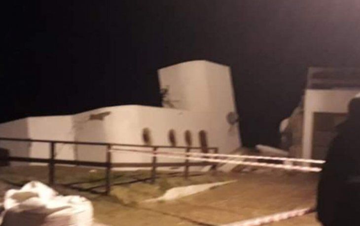 el mar se trago una casa en la playa de mar del tuyu