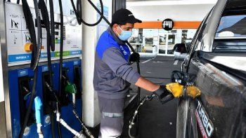 precio de combustibles: ya rige el aumento del 4% en las naftas y el gasoil