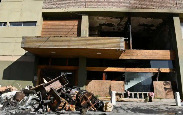 nueve personas permanecian en estado grave tras el incendio de un edificio en bariloche