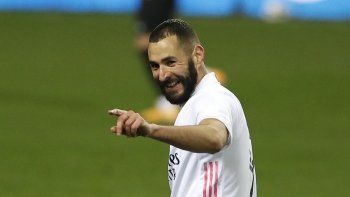 Karim Benzema agiganta su leyenda y se acerca a una marca histórica.