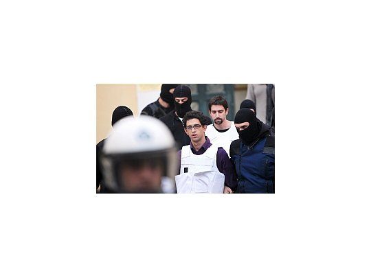Las autoridades griegas lograron localizar a doce de ellos ayer