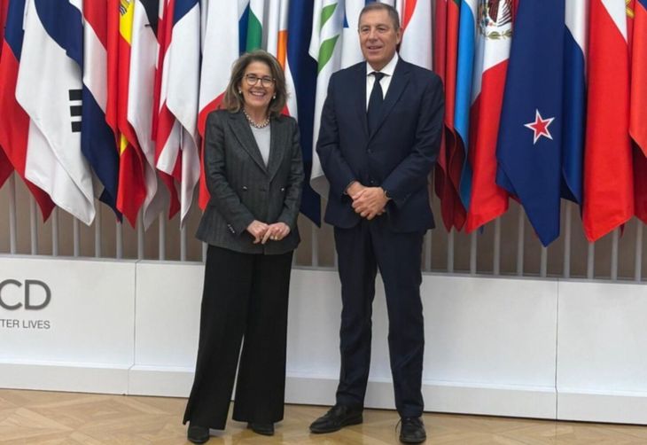 El ministro de Economía y Finanzas, Gabriel Oddone, se reunió en París con autoridades de la OCDE. El ministro de Economía y Finanzas, Gabriel Oddone, se reunió en París con autoridades de la OCDE.