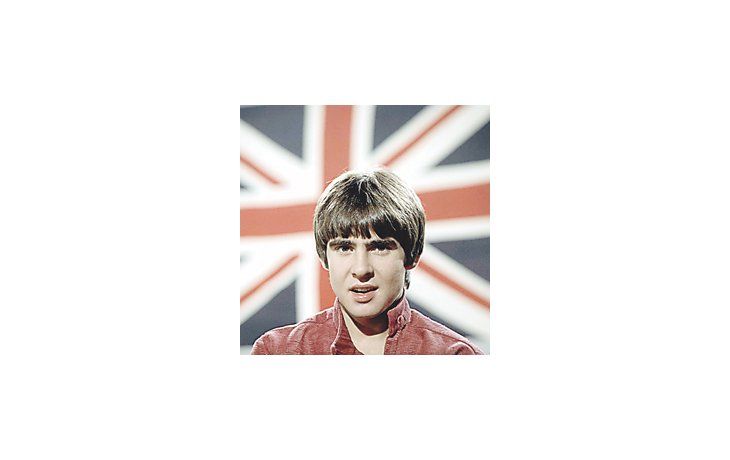 Davy Jones será recordado por su música, su serie de TV, el extraño fenómeno que significaron los Monkees en la industria musical y porque David Bowie tuvo que adoptar este alias porque se llama exactamente igual que él.