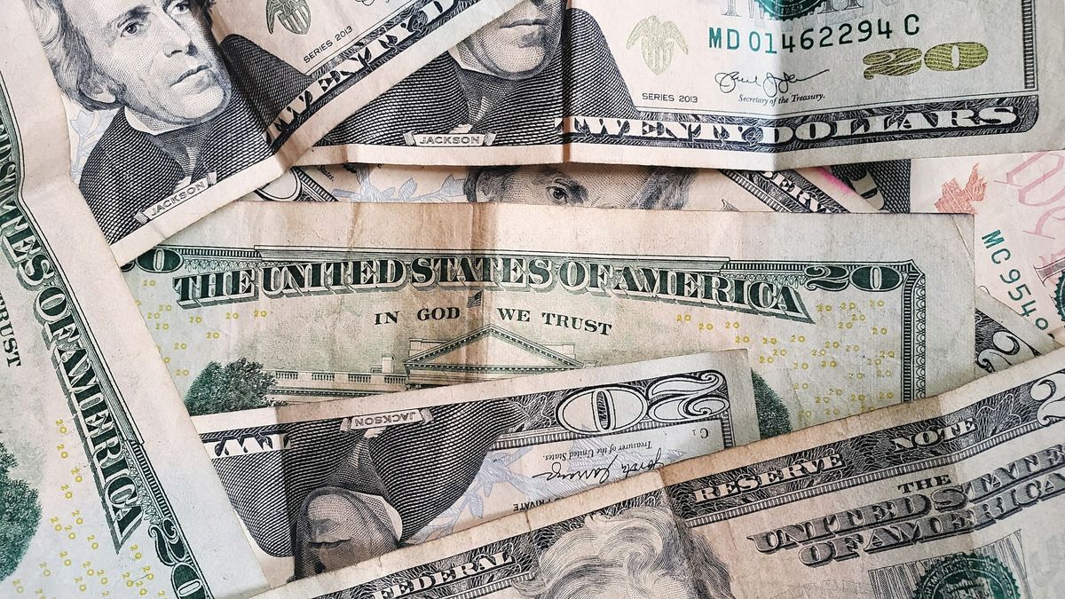 The dollar opened the week higher and was on the verge of returning to the  range