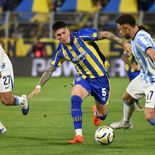 Rosario Central eliminó a Racing en el Gigante de Arroyito y avanzó a las semifinales del Torneo Apertura. Rosario Central eliminó a Racing en el Gigante de Arroyito y avanzó a las semifinales del Torneo Apertura.