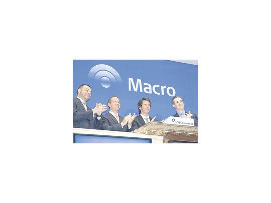 Festejo del Banco Macro en Wall St.