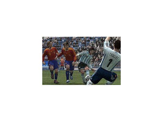 Messi, versión virtual, define ante Casillas.