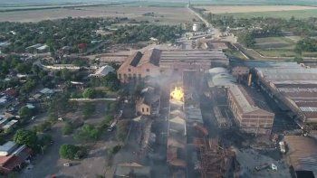 Trágico incendio en el ingenio La Esperanza, en la localidad jujeña de San Pedro.