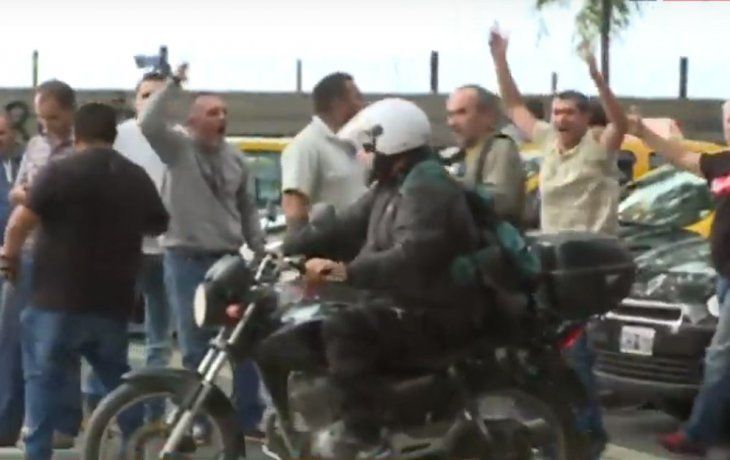 incidentes con taxistas en aeroparque por las tarifas prefijadas