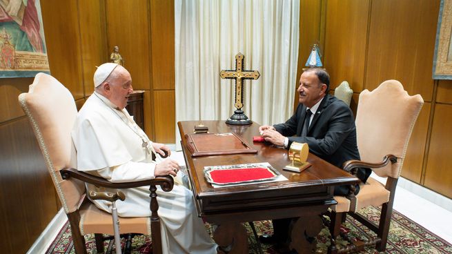 El Papa Francisco recibió a Ricardo Quintela en el Vaticano.