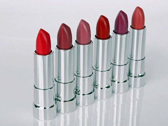 Las ventas de lápiz labial descendieron hasta 75% durante la cuarentena
