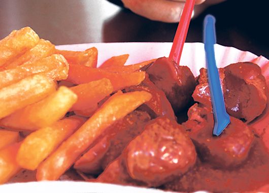 El currywurst tiene sello alemán.