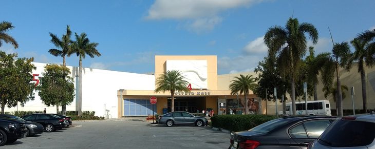 Con outlets como Sawgrass Mills y Dolphin Mall, Miami se convierte en el destino perfecto para que cada dólar rinda más en tus compras. Con outlets como Sawgrass Mills y Dolphin Mall, Miami se convierte en el destino perfecto para que cada dólar rinda más en tus compras.