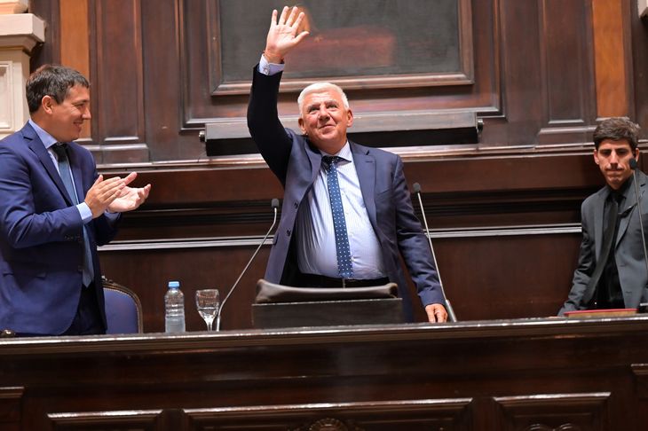 La reelección indefinida para los intendentes será uno de los temas candentes en la Legislatura bonaerense. La reelección indefinida para los intendentes será uno de los temas candentes en la Legislatura bonaerense.