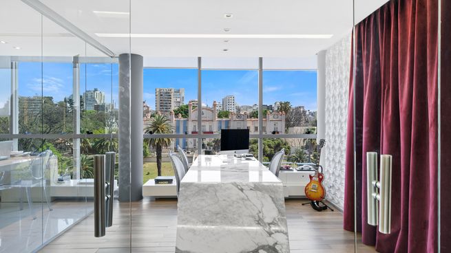 Vista al Regimiento de Granaderos a Caballo en Palermo: patrimonio histórico y entorno verde que potencian la demanda en el segmento premium