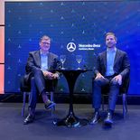 Los CEOs globales de Daimler Buses, Till Oberwörder (izquierda), y de Mercedes-Benz Trucks, Achim Puchert (derecha), dialogaron con medios argentinos en el marco de la inauguración de la planta de Zárate. Los CEOs globales de Daimler Buses, Till Oberwörder (izquierda), y de Mercedes-Benz Trucks, Achim Puchert (derecha), dialogaron con medios argentinos en el marco de la inauguración de la planta de Zárate.