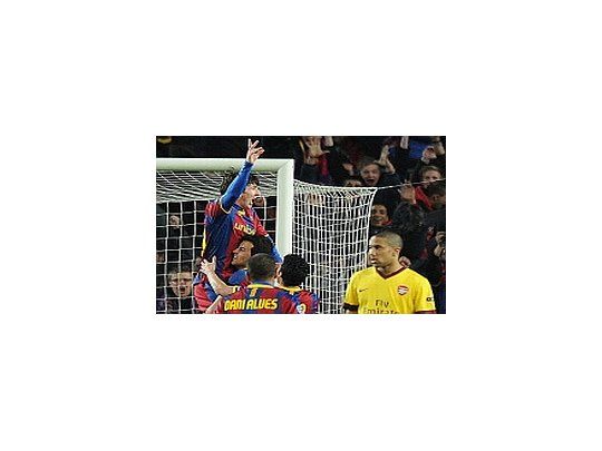 Messi repitió. Como la última vez en Camp Nou le dio con sus goles la clasificación al Barcelona.