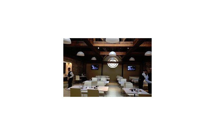 ámbito.com | El menú (entrada, plato principal, postre y bebida) en el comedor de Presidencia cuesta $ 3.