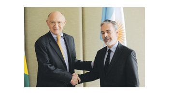 ámbito.com | Héctor Timerman y Antonio Patriota se encontraron ayer en Itamaraty, la sede de la Cancillería brasileña. De allí, junto con Guillermo Moreno, el ministro argentino voló hacia Angola.
