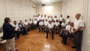 En este año se dará un hito especial ya que, la primera camada de egresados que participaron en las “Becas FENA” realizarán el “pilotinaje”, que es la práctica profesionalizante que se realiza a bordo de buques mercantes.