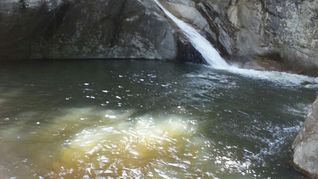 Una cascada única se esconde en medio de Tucumán