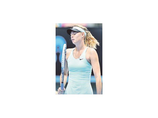 La rusa, que mencionó molestias en la cadera, se tomó la derrota con acidez: “No vine jugando mi mejor tenis, pero encontré la manera de superar los últimos  partidos. Hoy (por ayer) lo intenté nuevamente, pero ella jugó muy bien”.