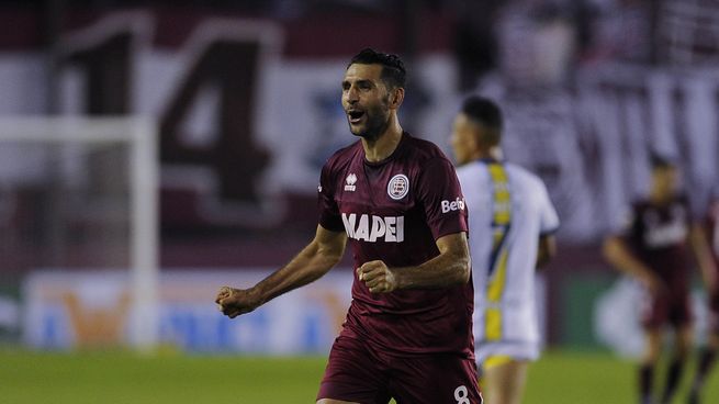 valeri festejo lanus.jpg