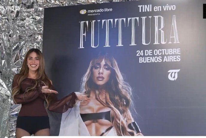 Tini presentó Futtura ante miles de personas y 250.000 espectadores en streaming. Tini presentó Futtura ante miles de personas y 250.000 espectadores en streaming.