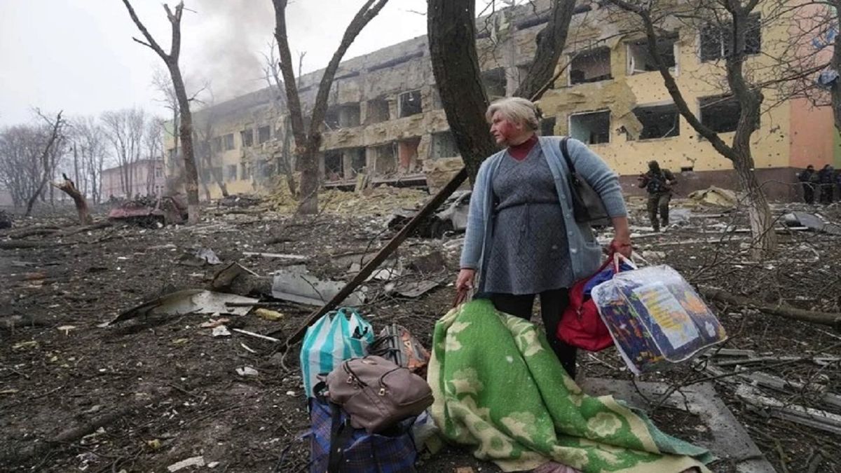 melted snow to drink it, recounted survivors of the Russian siege