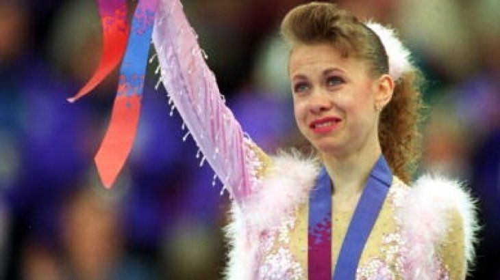 La patinadora ucraniana ganó millones por su talento, pero los perdió después de malas decisiones y contratos fallidos.