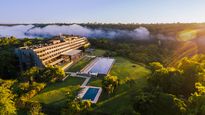 Gran Meliá Iguazú es un hotel cinco estrellas que se destaca por sus privilegiadas e inigualables vistas a la Garganta del Diablo.