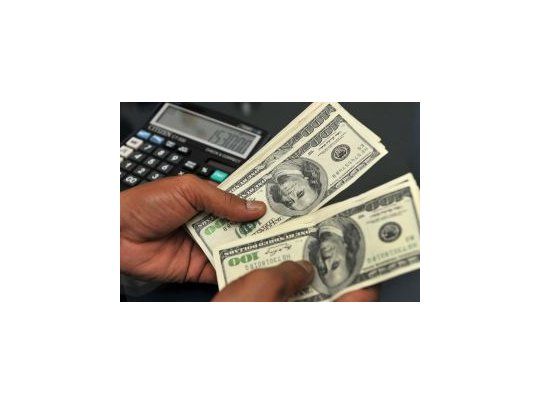 El dólar blue bajó a $ 11,65 y el oficial cotizó a $ 8,15