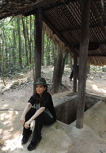 Un tour por los túneles usados en la guerra de Vietnam (foto 1)