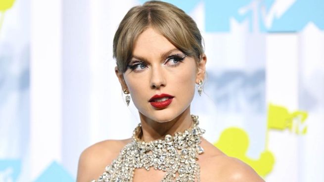 Taylor Swift surprises with four unreleased songs