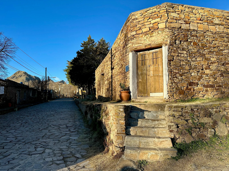 Entre montañas y oro, La Carolina se vuelve un destino único para los feriados largos. Historia viva, naturaleza y aventura en San Luis. Entre montañas y oro, La Carolina se vuelve un destino único para los feriados largos. Historia viva, naturaleza y aventura en San Luis.