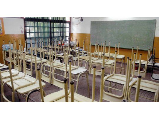 Docentes afirman que se disparó inflación y por eso piden reabrir paritarias